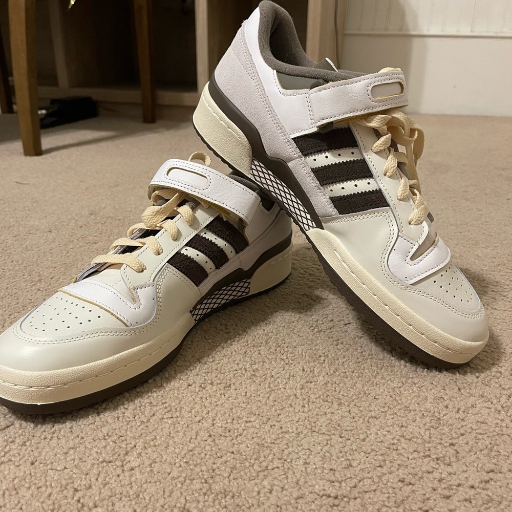 Adidas Low Forums Mens size 11